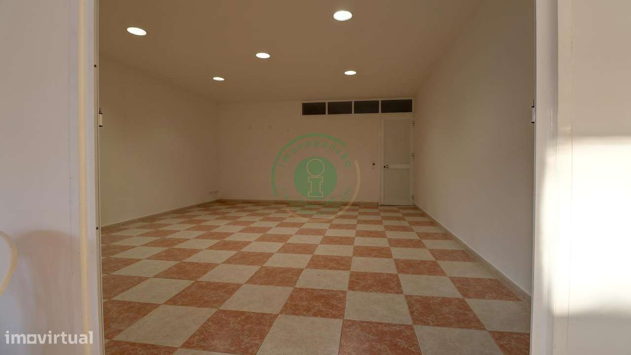 Moradia T4 com Piscina e Vista Mar-24