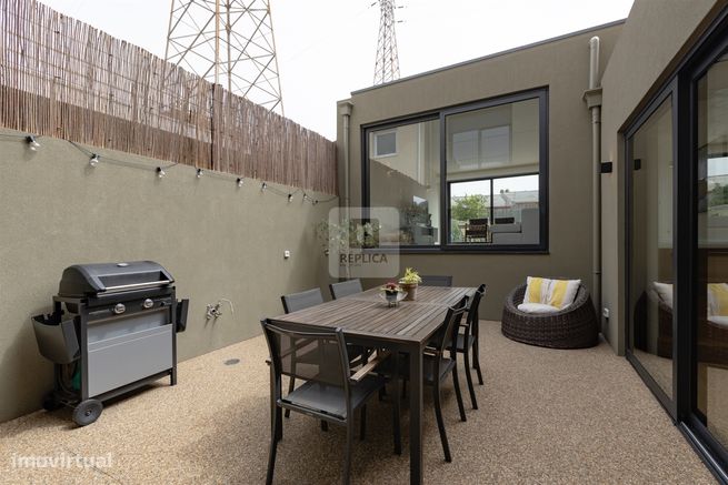 Moradia T3, com jardim e piscina-48