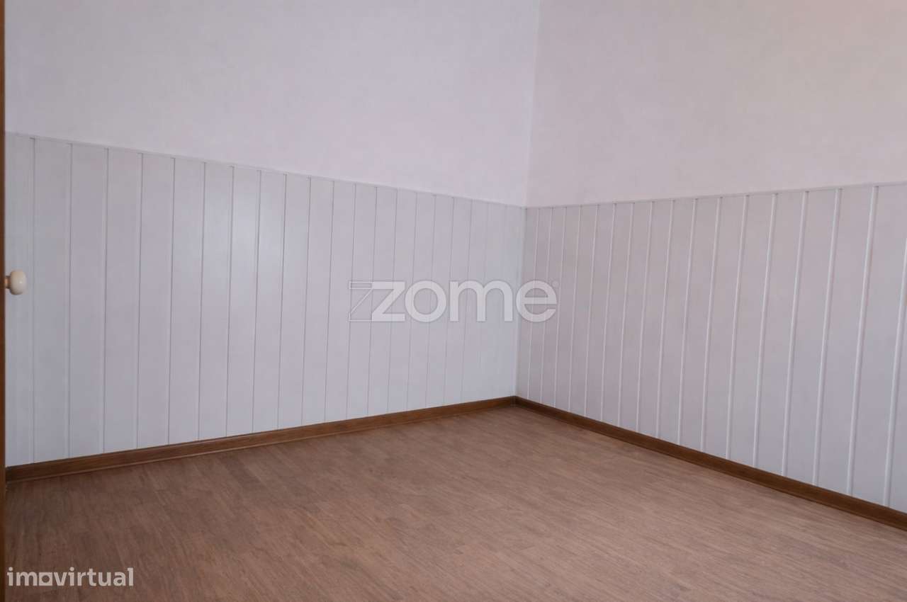 Moradia T3 no Outeiro de Bera com Terreno e Garagem - Grande imagem: 5/25