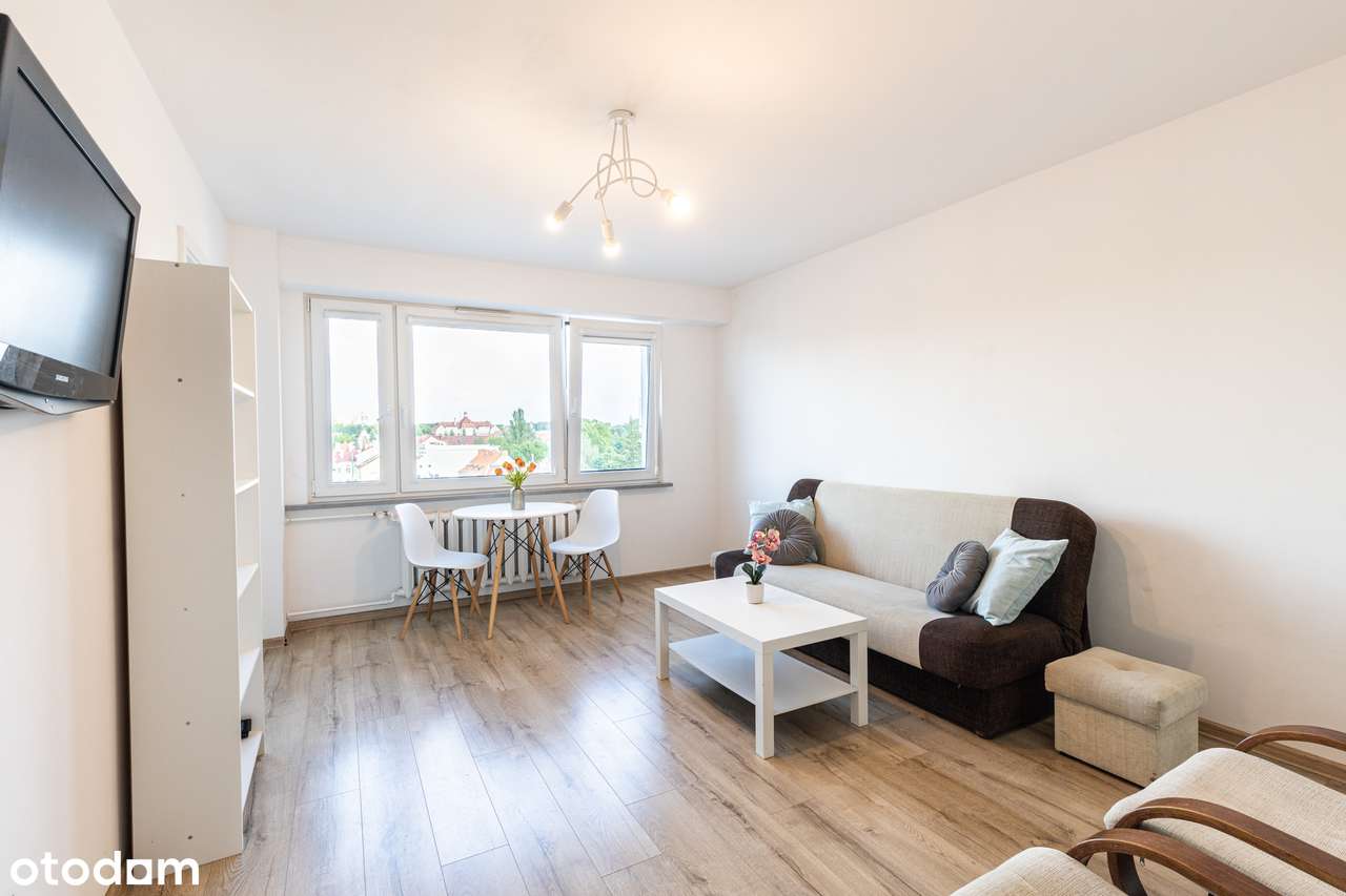 2-pokojowe mieszkanie w centrum z widokiem, parking ul. Smętka - Pełny obrazek: 1/12