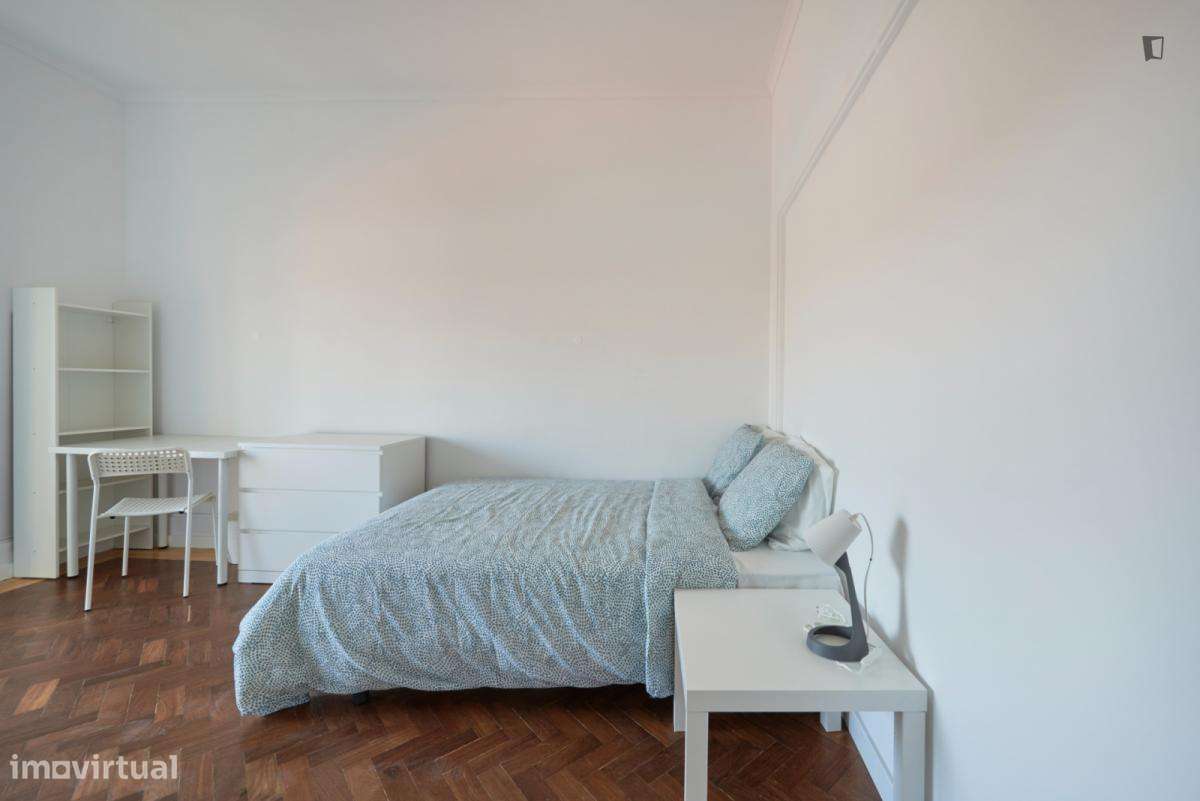 Quarto - localizado em Marquês de Pombal Lisbon - Grande imagem: 4/7