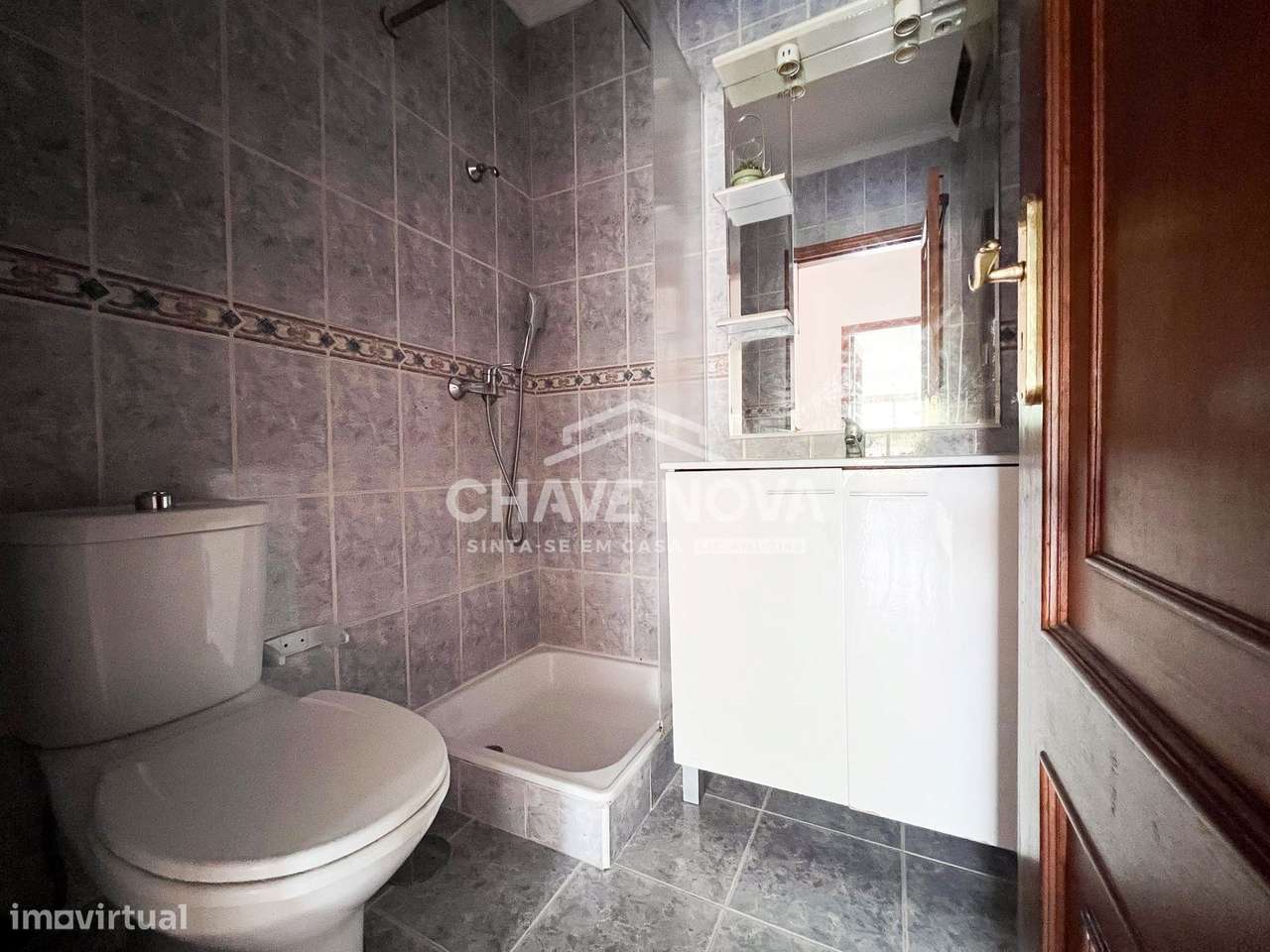 Apartamento T2 com garagem box em Perosinho, Vila Nova de Gaia-17