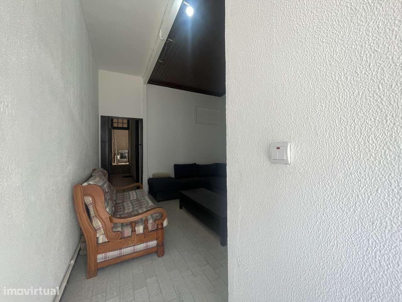 Moradia T1 em Faro com Sótão e Varanda-3
