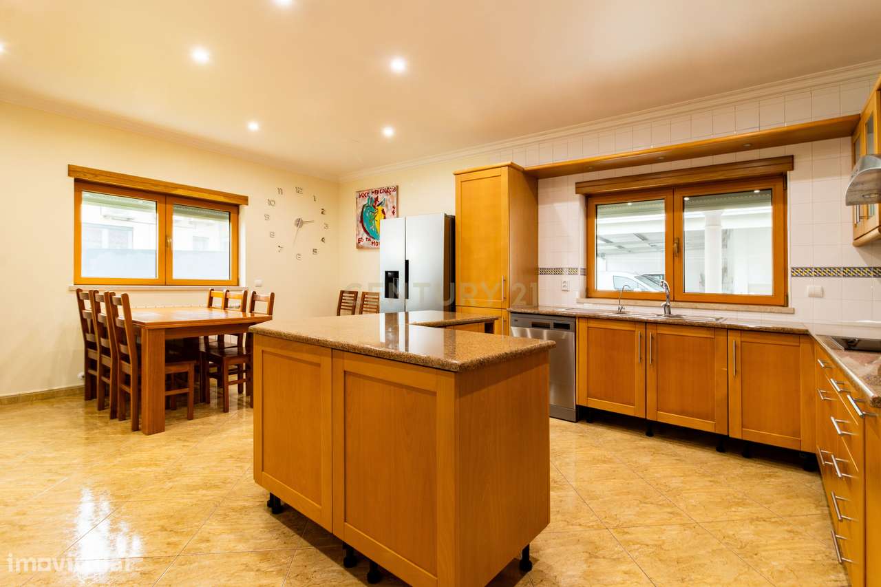 Moradia T4+1 Térrea com Vista Deslumbrante Próxima de Leiria - Grande imagem: 2/16