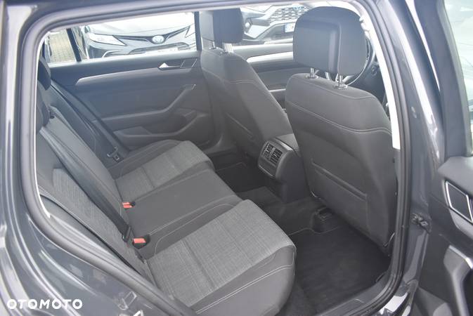 Volkswagen Passat 2.0 TDI EVO Business DSG - 14