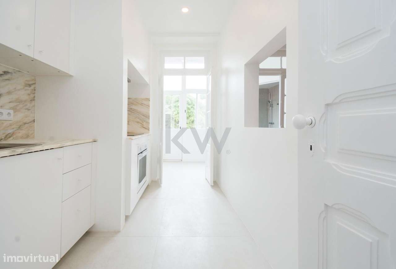 Apartamento totalmente renovado nas Avenidas Novas - Grande imagem: 1/40