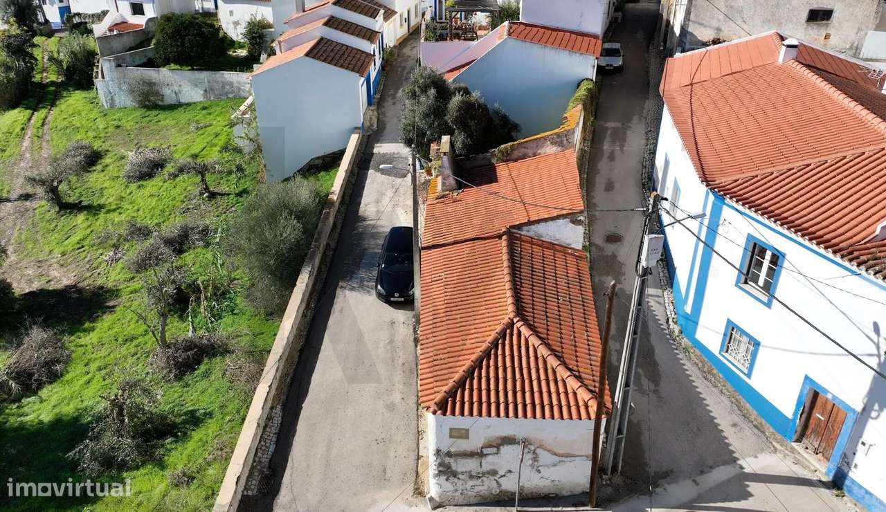 Casinha Rústica na Zona Histórica de Melides — Potencial, charme e vis-13