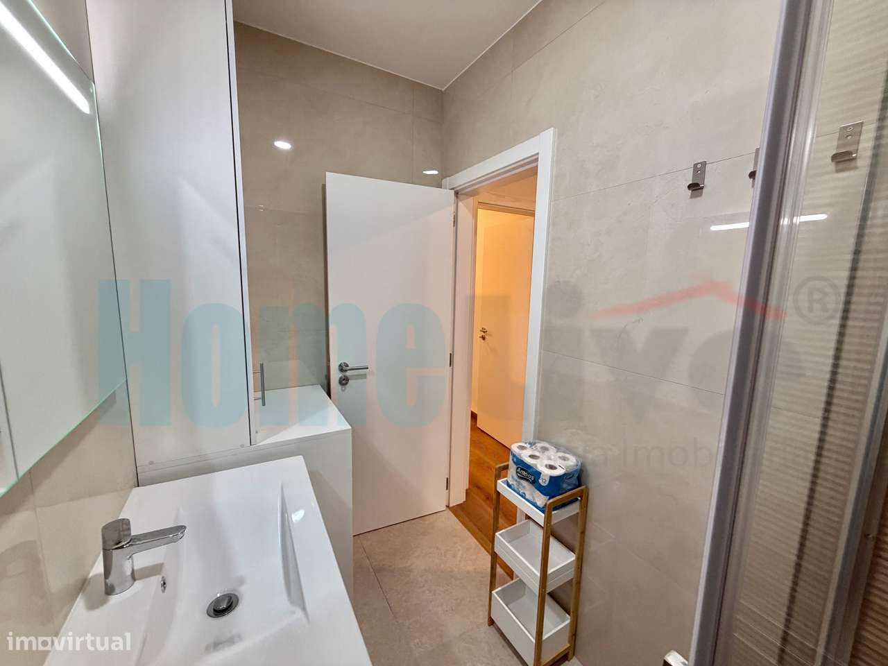 Apartamento T3 Remodelado e Mobilado no Centro de Moscavide-19