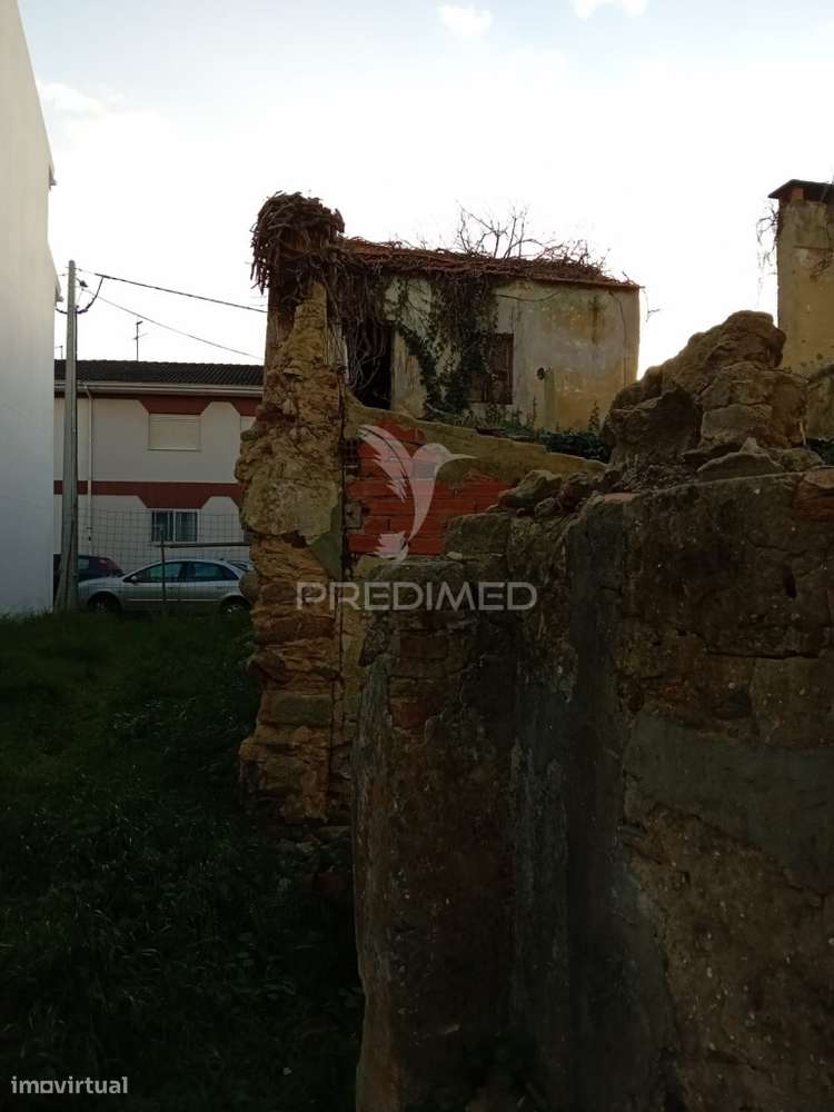 Moradia T3 em ruínas - Grande imagem: 2/4