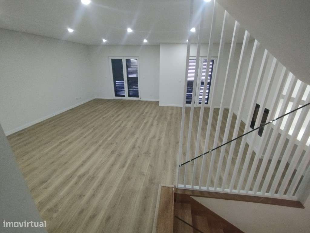 Moradia T3 NOVA para Venda em Barcarena, Oeiras - Grande imagem: 5/41