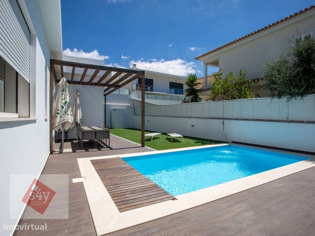 Moradia em Belverde - Piscina e Garagem!-5