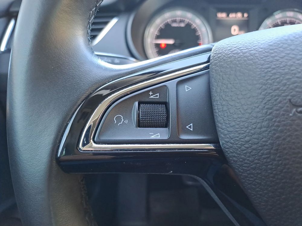 SKODA OCTAVIA 4x4 HAK DSG Blind SPOT 230V 2,0 TDI 150KM Serwis ASO Salon PL VAT23%