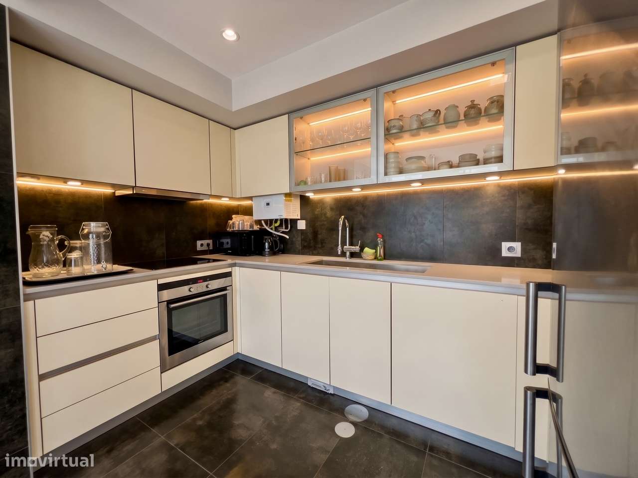 Apartamento t2 à venda na Rua do Padre Luís Cabral, 499-1