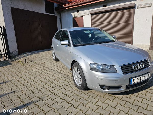 Audi A3 1.6 Ambiente - 1