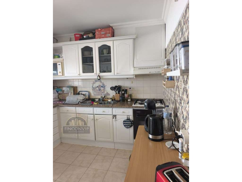 Vende-se andar de moradia bi-familiar - Rés do Chão em São Domingos...-8
