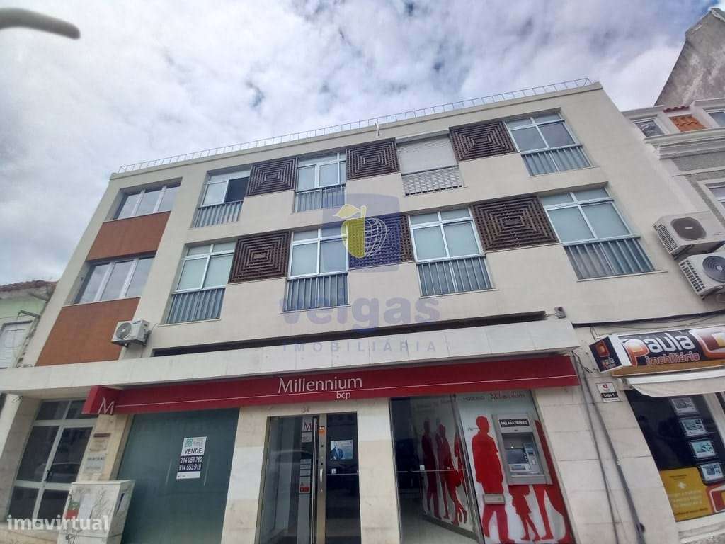 Apartamento de 3 assoalhadas localizado no centro da cidade do Montijo - Grande imagem: 2/34