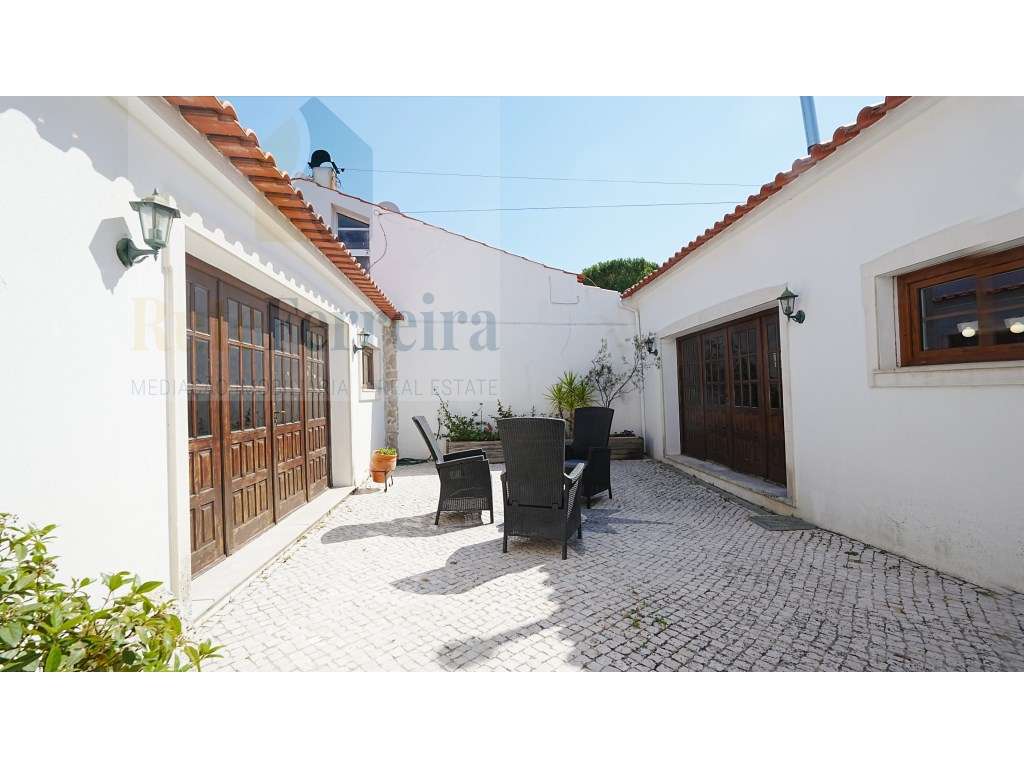 Moradia de traça rústica - Tomar-32