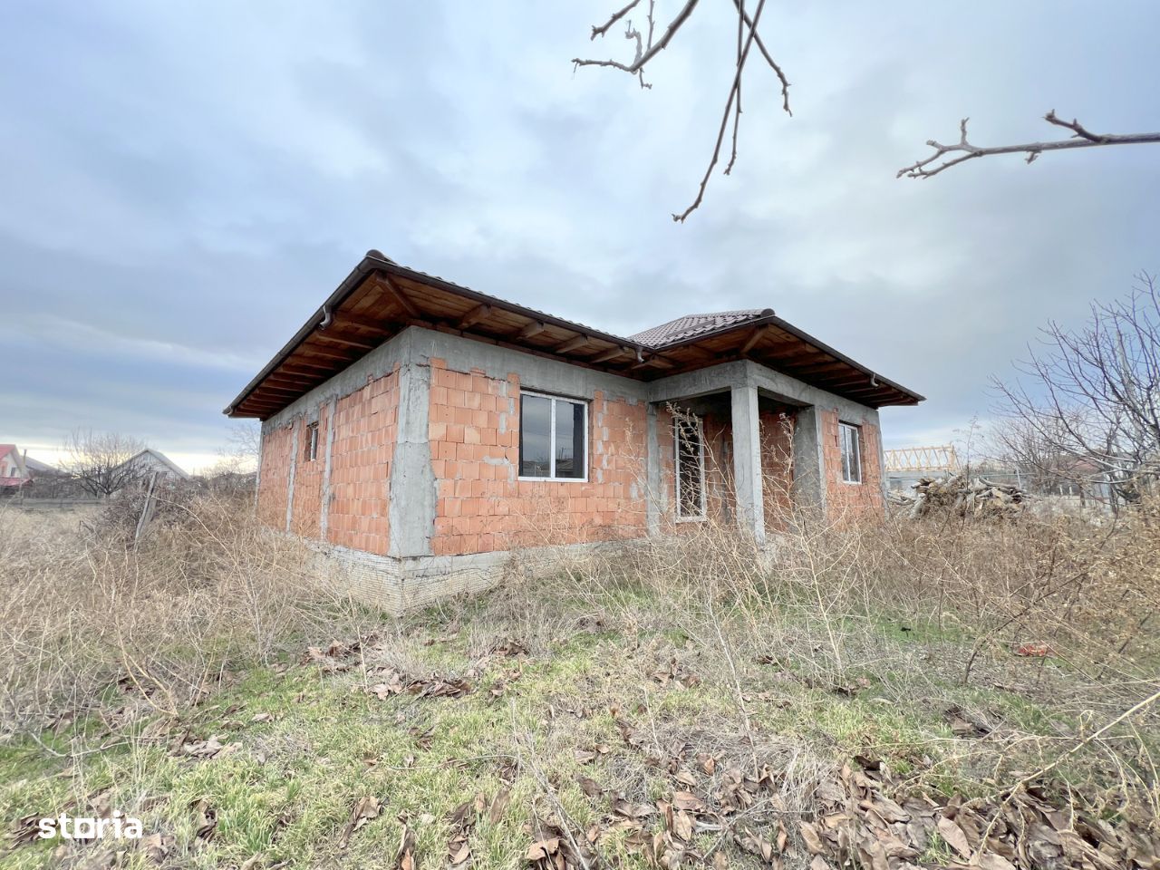 Casa la rosu in Sendreni finalizata in 2018
