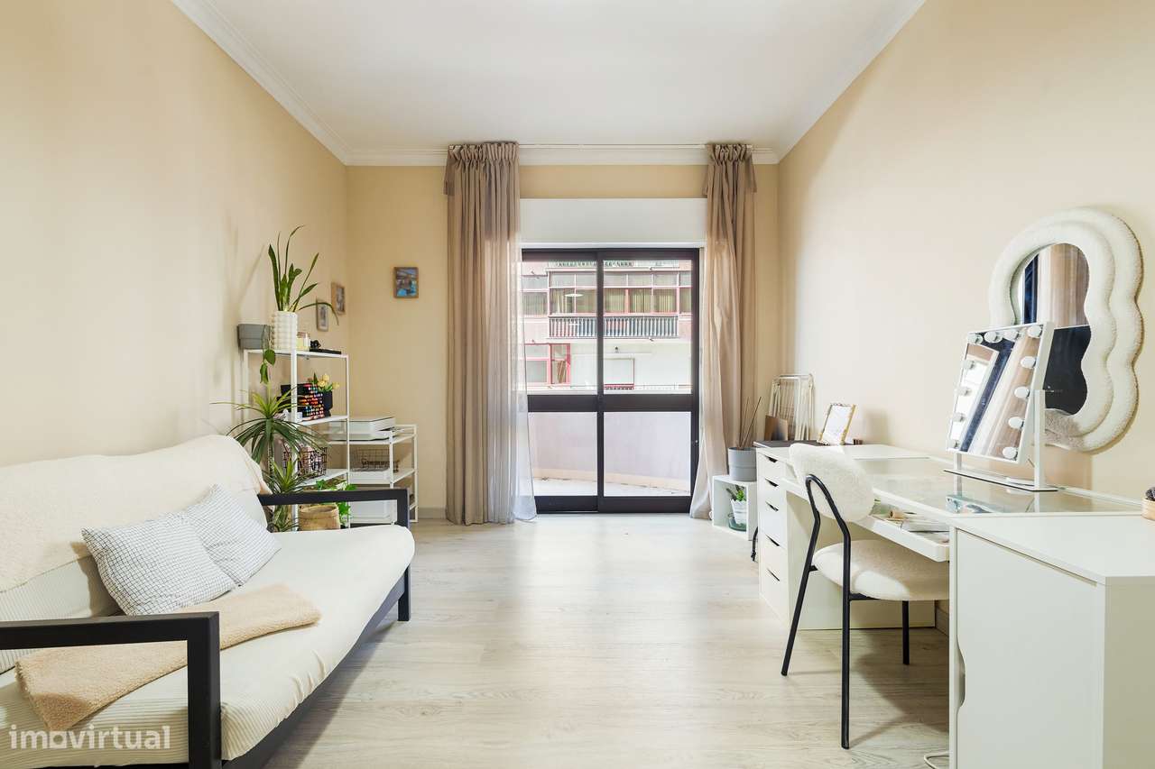 T4 com 184 m², garagem,  varandas e espaço para toda a família-12