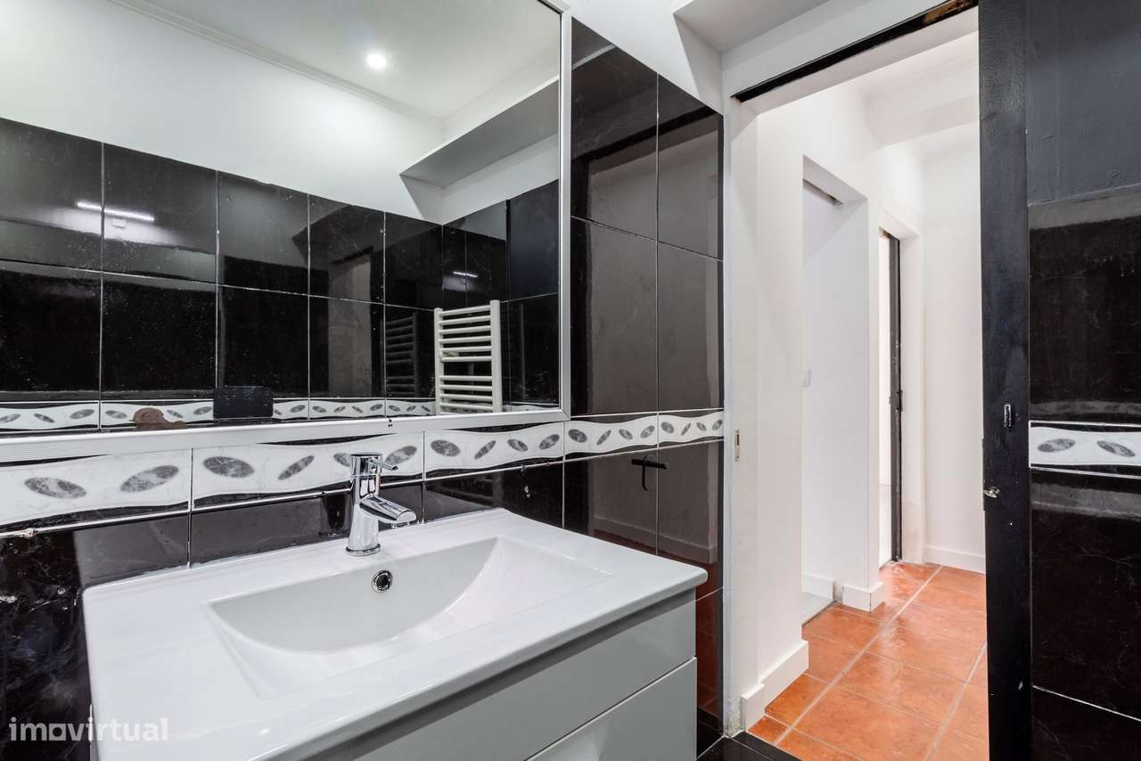 Apartamento T2 c/ Varanda em Agualva, Sintra-30