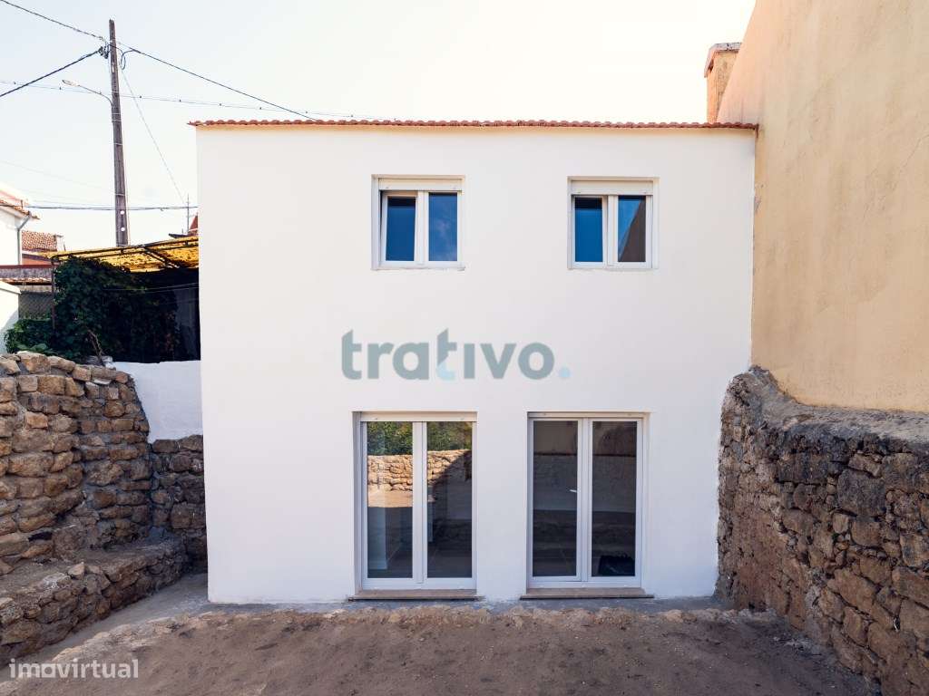 Moradia T2 Totalmente Reabilitada | Zona exterior com 45 m² | Santa...-10