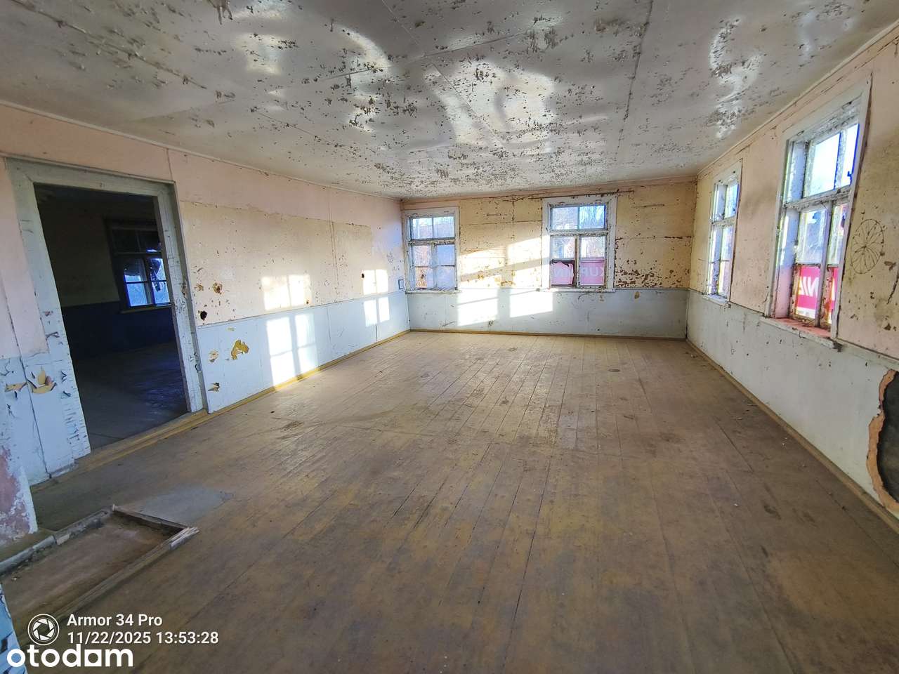 STARY DREWNIANY DWOREK w Łosince z 1890 roku.  REWEACYJNY ZDROWY DYL-17