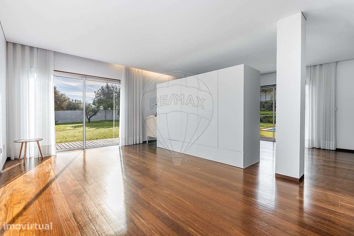 Moradia T4 para venda-27