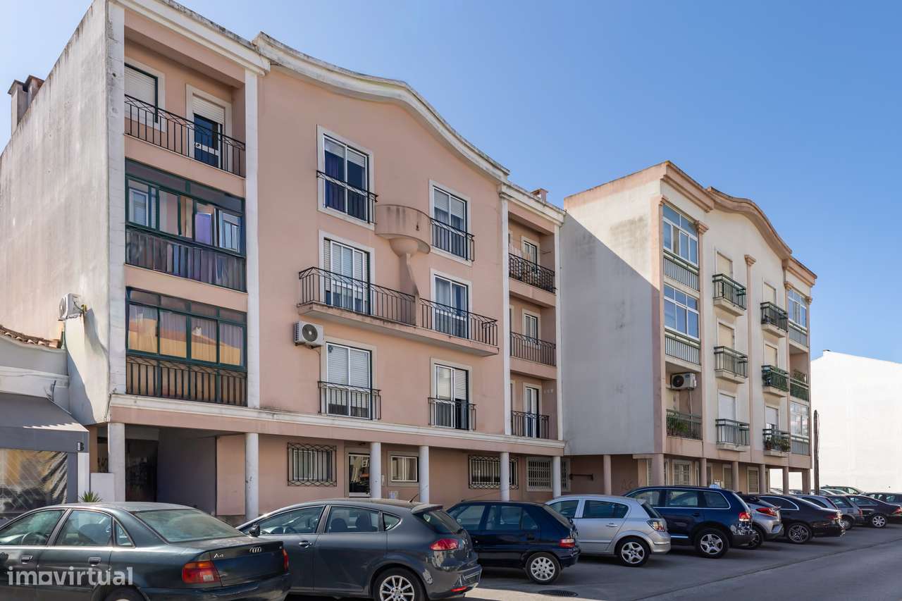 Apartamento T3 em zona central da Quinta do Conde-30