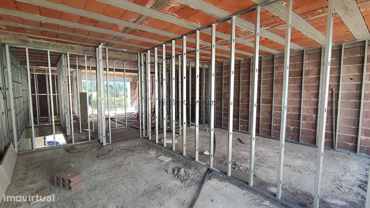 Moradia T3 para venda em "Estrutura" (início acabamentos) - Grande imagem: 4/5