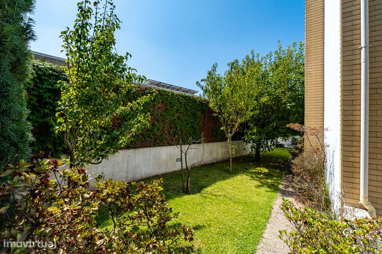 Magnifica Moradia T4 - Aldeamento privado com duas piscinas na Maia-44