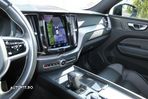 Volvo XC 60 B5 MHEV AWD R-Design - 25