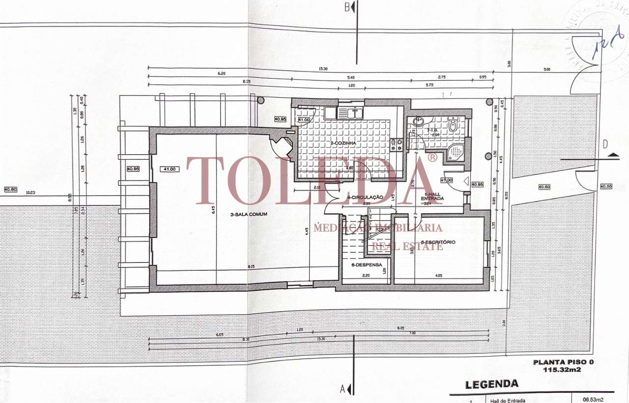Moradia Isolada T4 em Azeitão com Piscina, Garagem e Churrasqueira-54