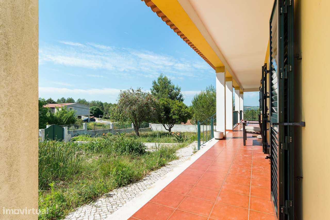 Moradia com terreno e árvores de fruto a 40mn de Lisboa-39