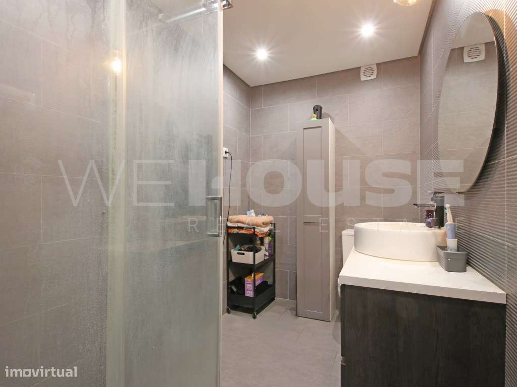 Apartamento T2 Renovado com Varanda - Excelente Localização ( Estaç...-8