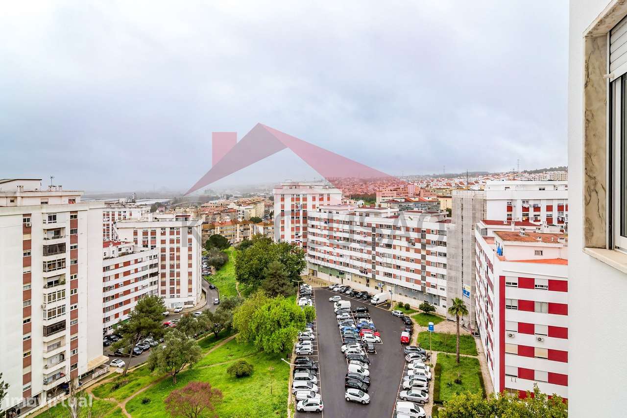 """Apartamento T4 Remodelado com Vista Panorâmica para o Rio Tejo -...-22