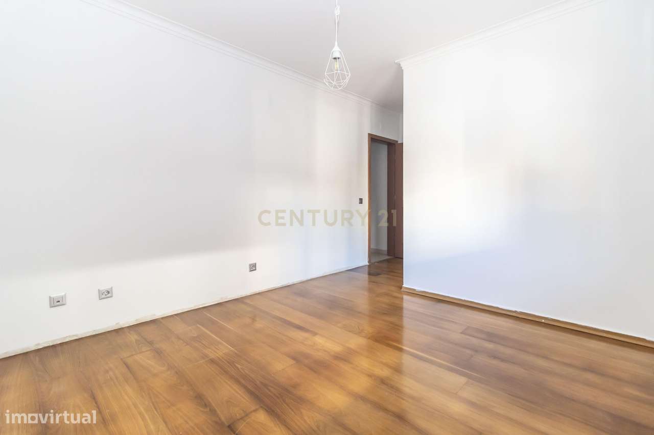 Apartamento T3 Vale do Cobro-25