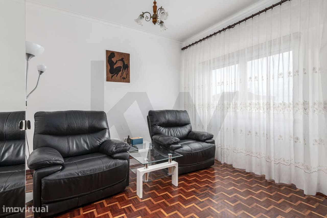 Apartamento T2 no Casal do Marco – Conforto, Luminosidade e Excelente-20