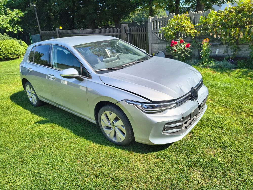 Volkswagen Golf VIII (2020-) 1.5 eHybrid OPF DSG Life 2025