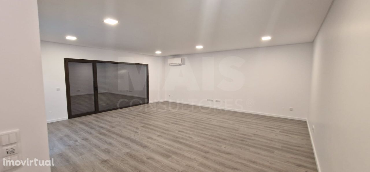 Apartamento T3 novo no Montijo com Box