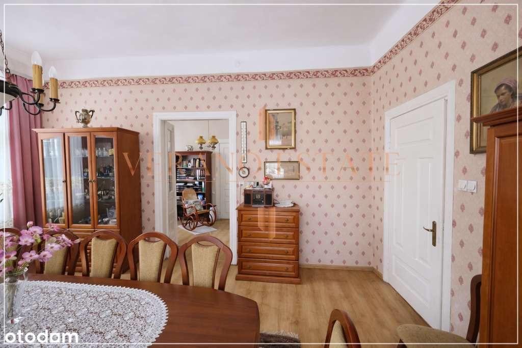 Piękna willa z potencjałem | ogród 2200m2 | basen-11