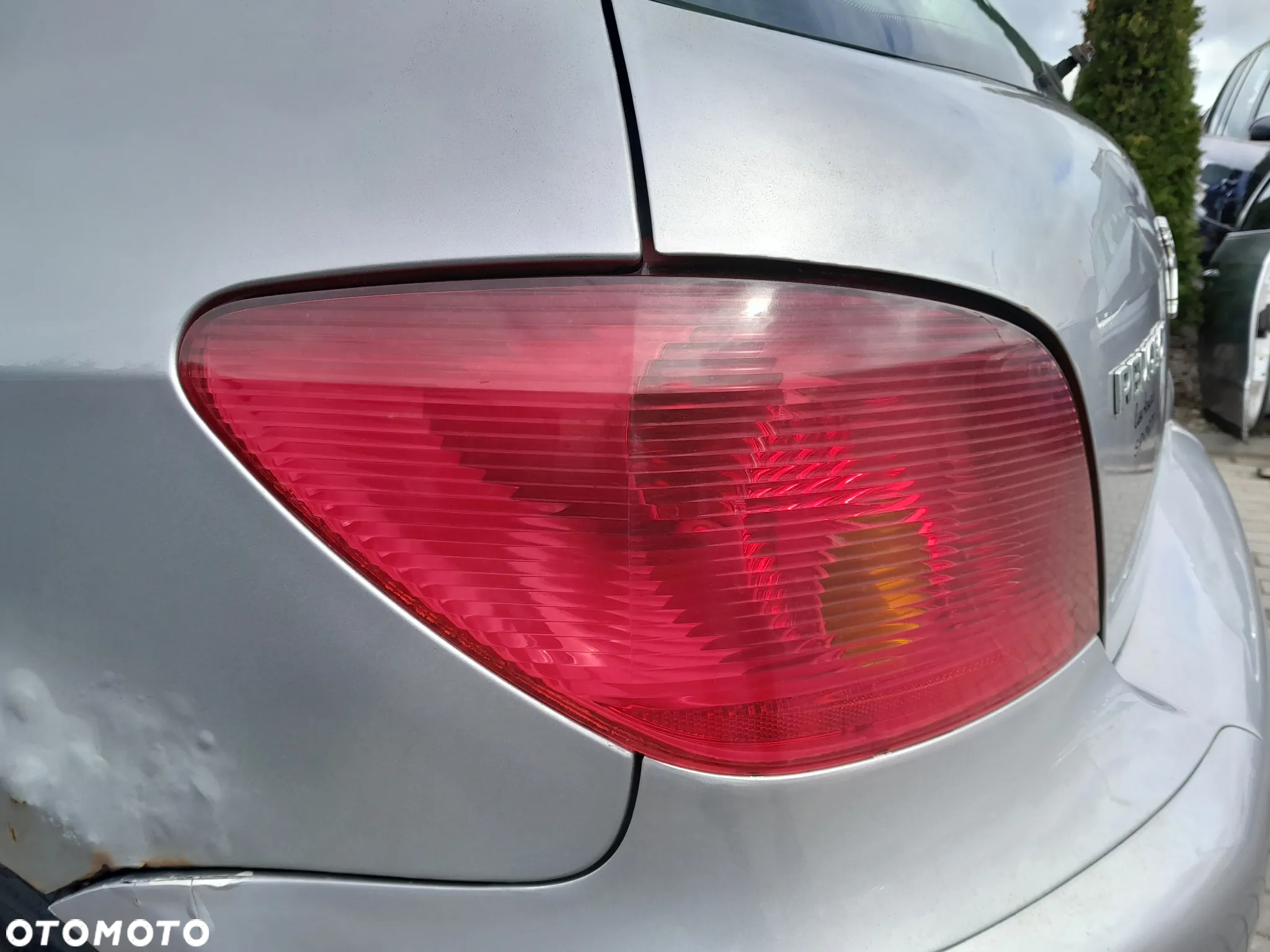 PEUGEOT 307 HB LAMPA LEWA TYLNA LEWY TYŁ W BŁOTNIK - 2