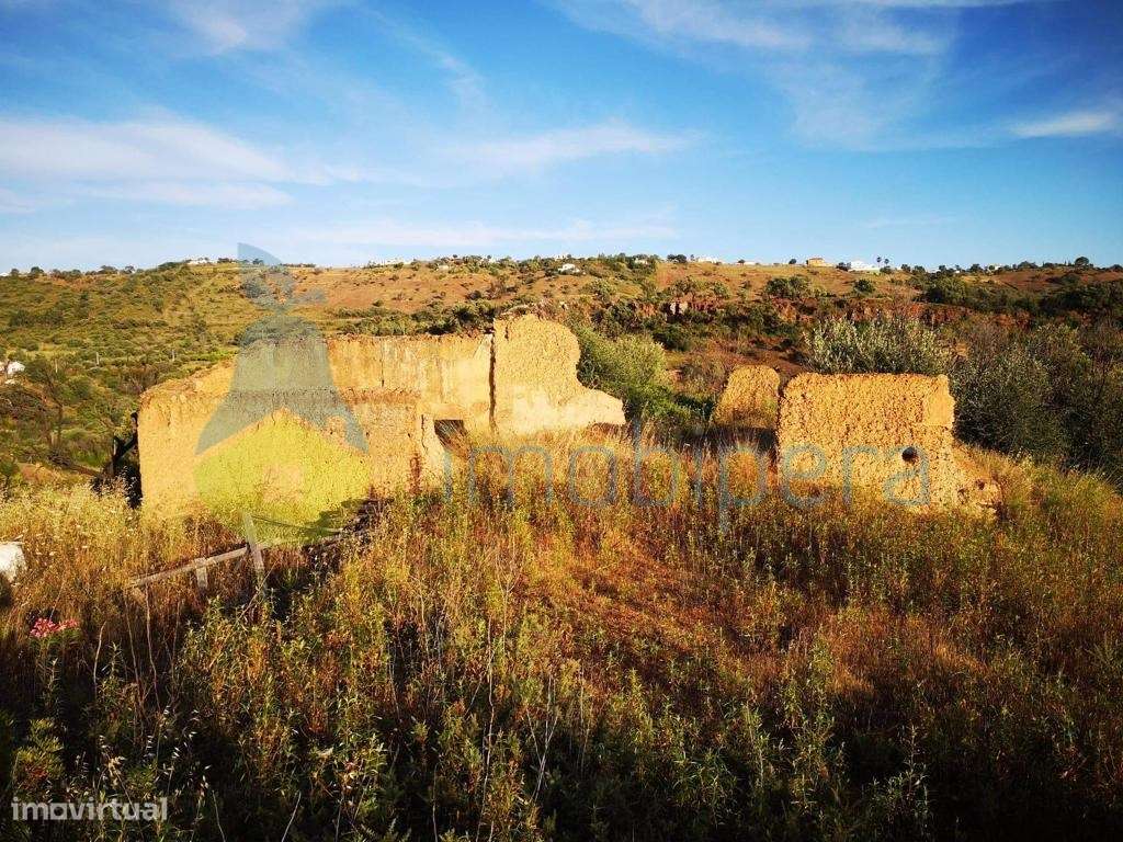 Terreno com Ruina - S.B. Messines - Grande imagem: 1/4