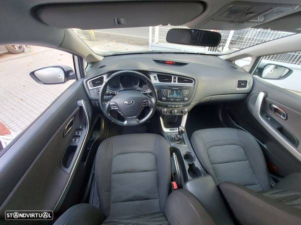 Kia Ceed 1.6 CRDi More Edition - 14