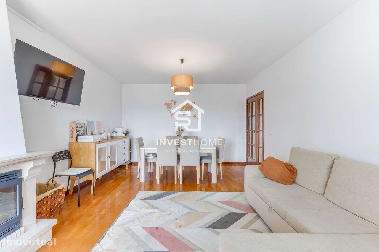 Apartamento T2 | Boas áreas | Varanda | 2 Lugares Garagem-11