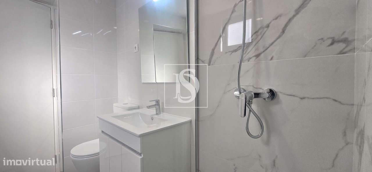 Moradia T2+2 Totalmente Remodelada a 5 Minutos da Estação do Entroncam-9