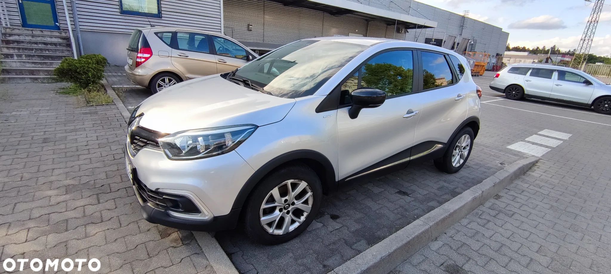 Renault Captur 1.2 Energy TCe Limited EDC - 1