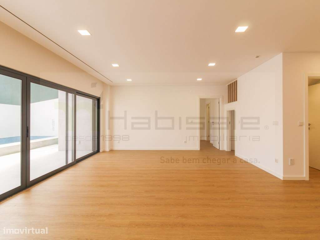 Moradia de Luxo com elevador, piscina e vista panorâmica, em Loures-54