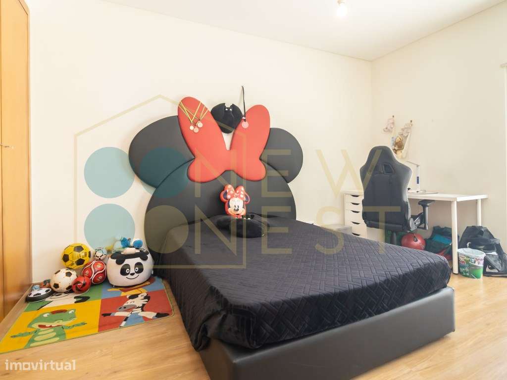 Apartamento T4 com Terraço, 3 varandas, 2 Parqueamentos e Arrecadaç...-36