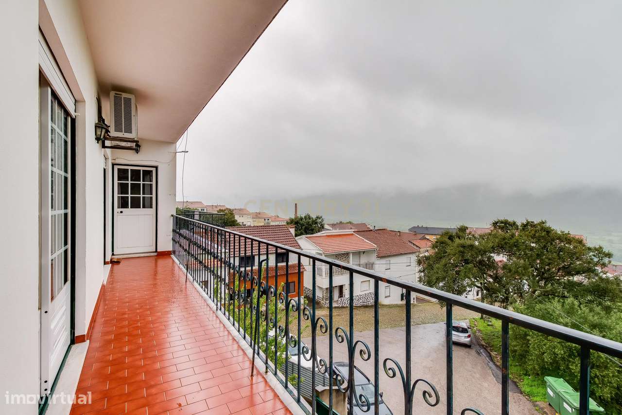 Prédio com 2 apartamentos+garagem+terreno-20