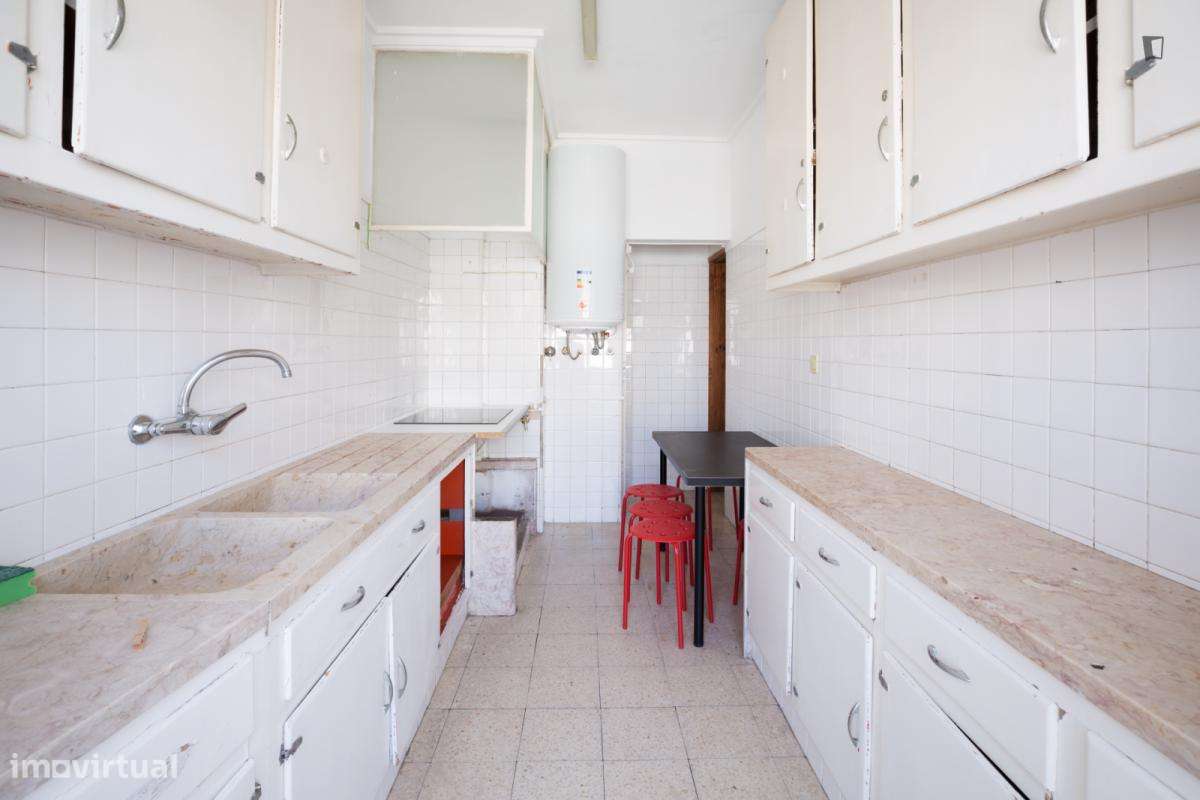 Quarto - localizado em Alcântara Lisbon - Grande imagem: 3/13